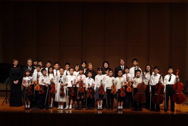 高雄市兒童弦樂團團隊照片
